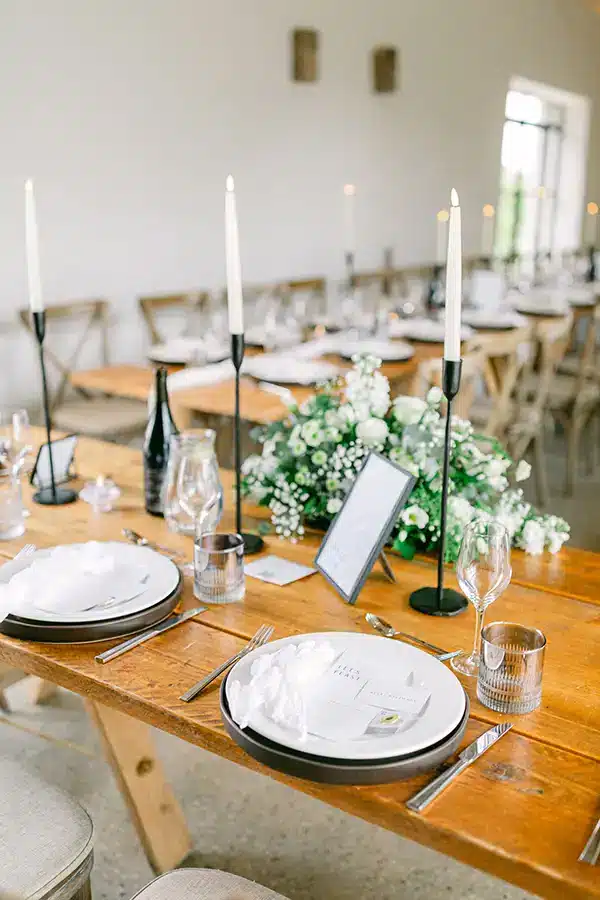 Barn Wedding Table Setings - Your Wedding Vision